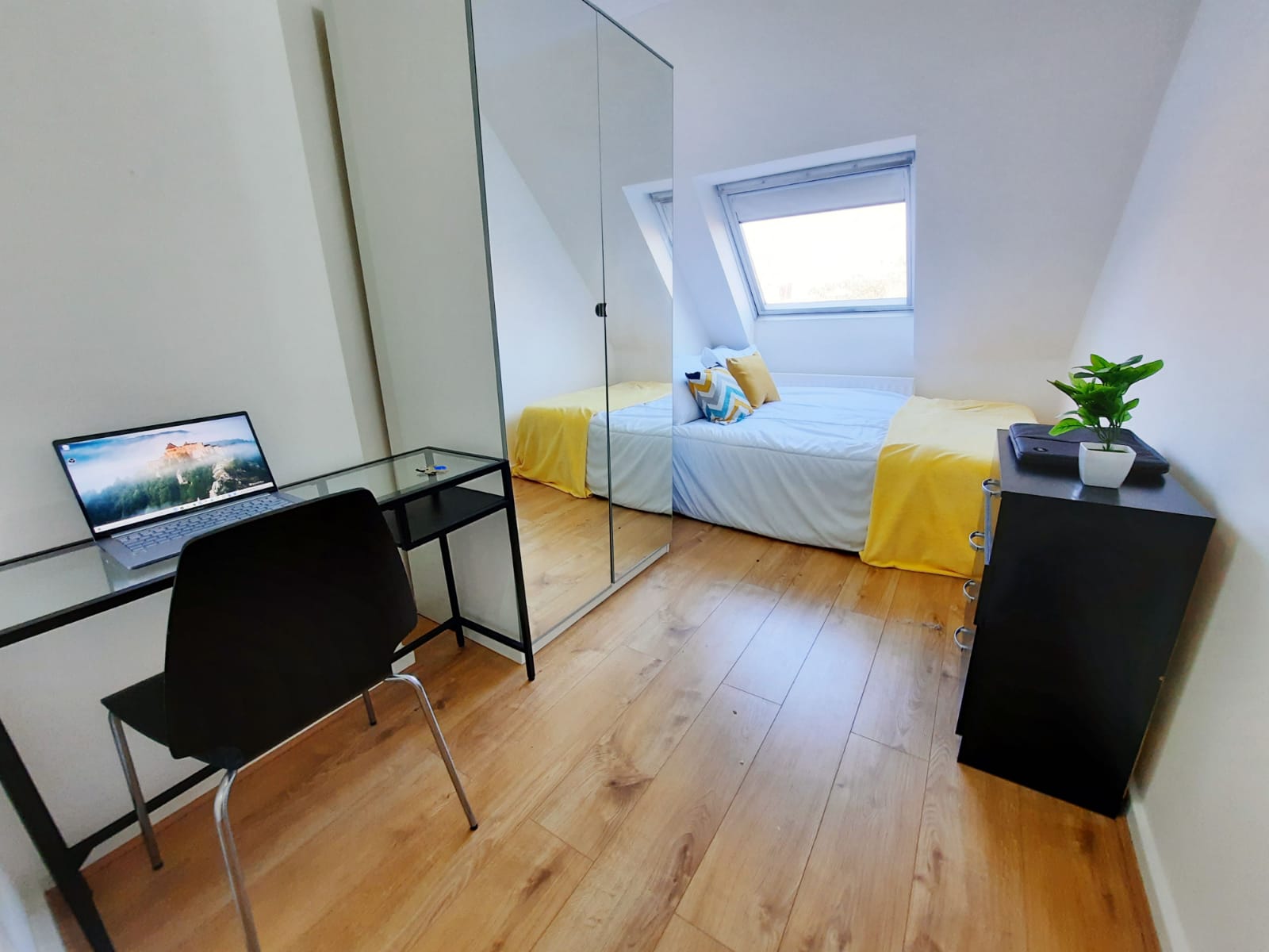Room 6 Ensuite